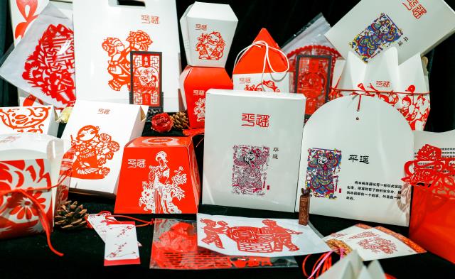 【1+1>2】学术完满融创之路——书院部及各书院老师参观我院2018届毕业展