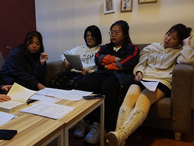 与“芳”之约·以书为友修身 以商为伴明智——杏花书院异科导师主题读书会