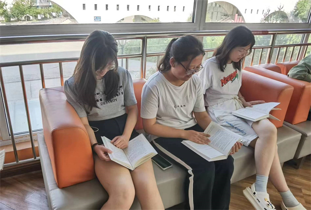 揭秘 阿里巴巴背后的女人——向商书屋第28期:《彭蕾传》