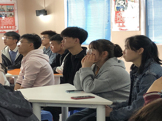 直“面”未来——无领导小组讨论初体验——无边书院“无边青企CEO”培训计划第一期线下活动