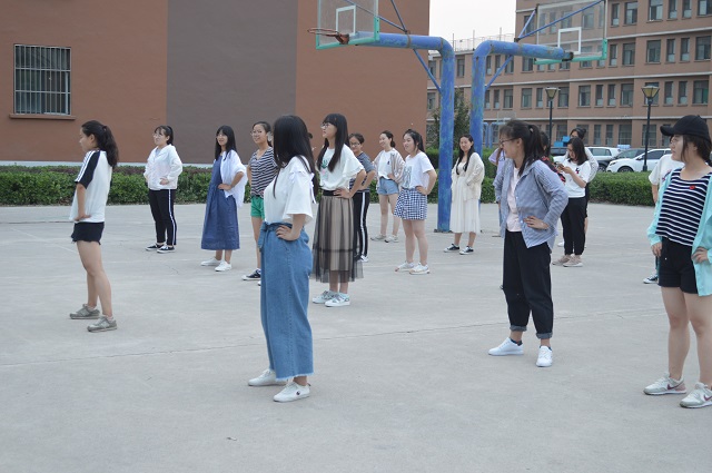 舞出心灵 跳出高度——太行书院举办青年“迪斯科”活动