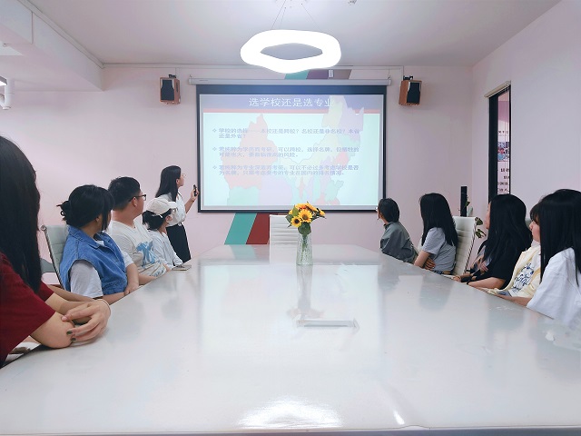 调整视角 探寻多种奥秘——小达发现奥秘