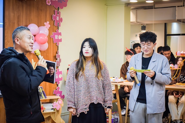 宝贝不要emo 书院送你一朵小红花——青藤书院11月师生集体生日会