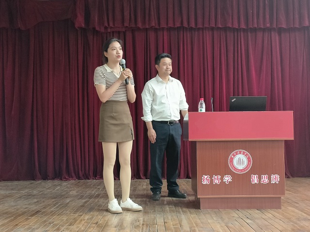 看劳模 讲劳模 有模有样学劳模——劳模进校园系列活动
