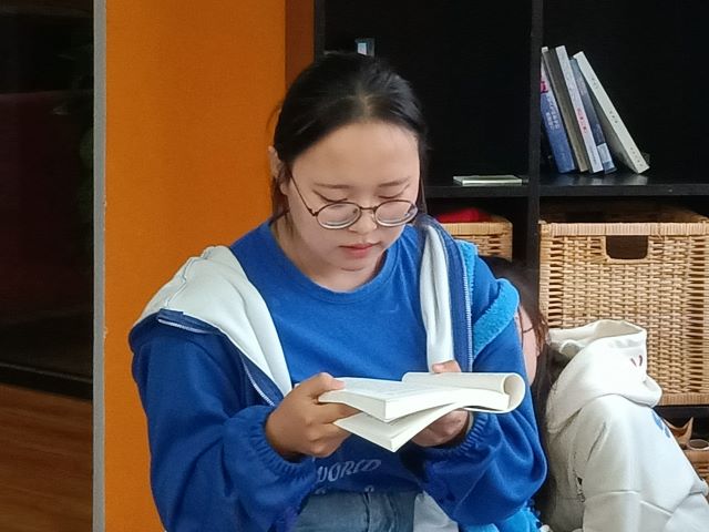 共读传奇缔造者:比尔·盖茨传——无边书院向商书屋第32期:向上 追求卓越