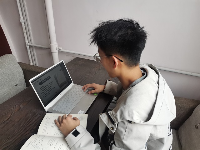 院长有约:云上荐读 感受书香浸润心灵的力量