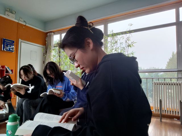 共读传奇缔造者:比尔·盖茨传——无边书院向商书屋第32期:向上 追求卓越