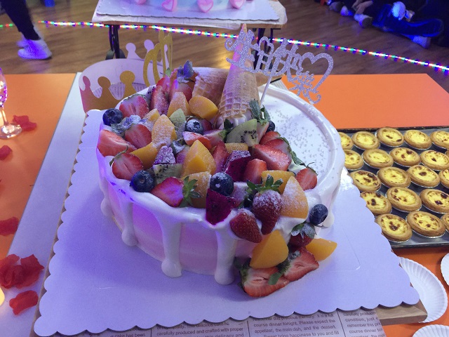 无边生日宴 情暖无边人 爱与温暖溢心田