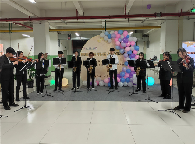 当“破壳日”遇上假面舞会 与书院家人来场神秘邂逅——“Freeze this moment”10月书院师生集体生日会
