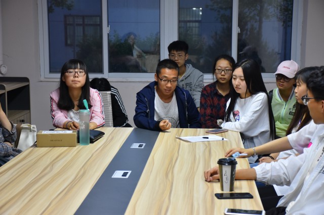 学会表达 让你成就不一样的自己——杏花书院举办“杏花夜话”系列活动第四期