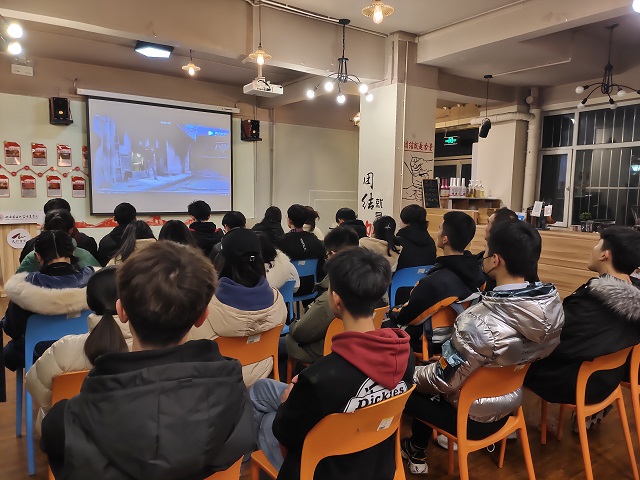 “红色思享家”之“光影学堂”展播《那山那人那狗》