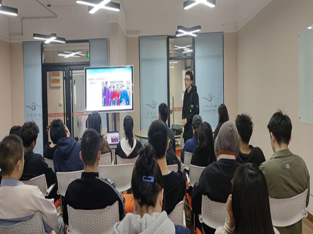 踔厉奋发 争做复合型人才——职场责任与领导力第35期:“大学生职通车”之多元化入职场