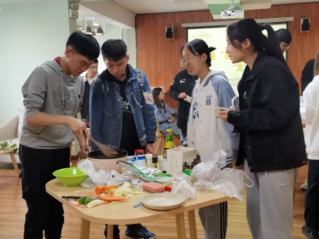 感受家温暖 践行健康饮食观念——青藤书院“Q仔厨房”系列活动第24期