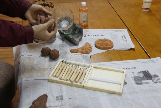 体验瓦当DIY 趣味体验中国人文建筑艺术——青藤书院全生异科导师说