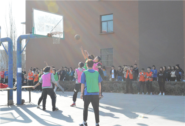 太行书院社区运动会系列活动第一期“3V3篮球赛”鸣锣开战
