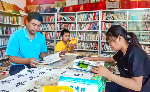【三下乡】一个人讲一座村 农家书屋里的精神文化建设——白燕书院同心燃梦乡村振兴促进团“三下乡”活动