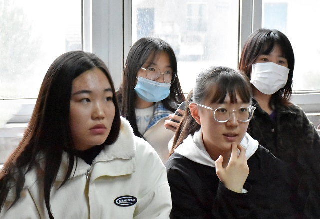听“我有话说” 师生共完满——《我有话说辩论会》第3期
