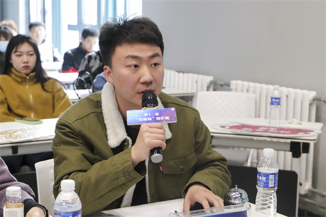 灵舌妙口述精彩 巧思善辩著“论”章——第十二届“信院杯”辩论赛团体赛小组决赛激烈进行中