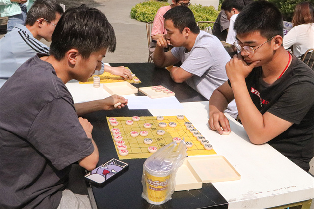 “牌”山倒海!——“棋”来参加第十届“信院杯”棋牌大赛