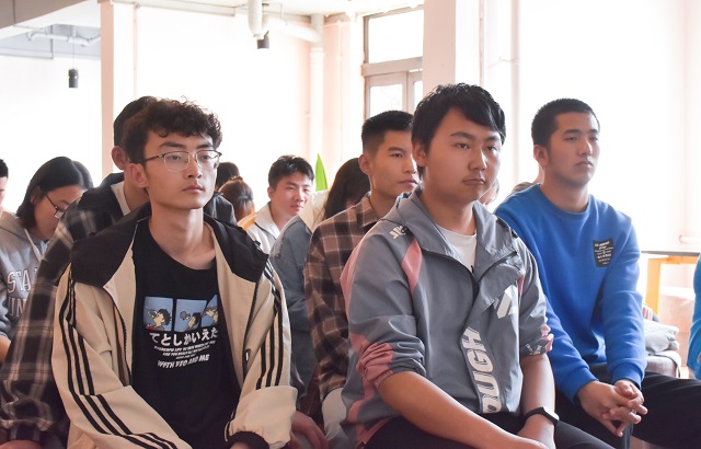 书韵飘香浸润心灵 提升言值抢占c位——杏花书院名誉院长讲座分享会