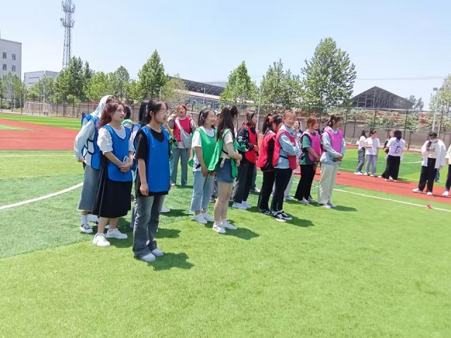 阳光下成长 快乐中飞翔——第三期社区“节日加点料”