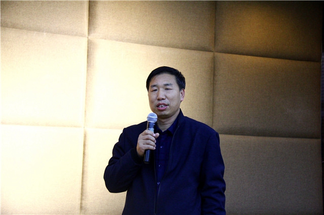 赵恩北副教授与校园学生记者探讨“如何做好品牌传播”