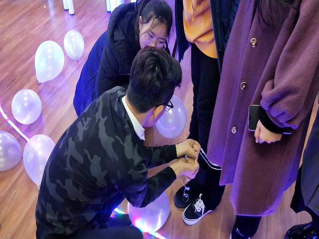 无边生日宴 情暖无边人 爱与温暖溢心田