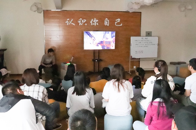 以哲人之思辨 观电影之温情——箕城书院第43期“看见镜遇”电影赏析沙龙之《大黄蜂》