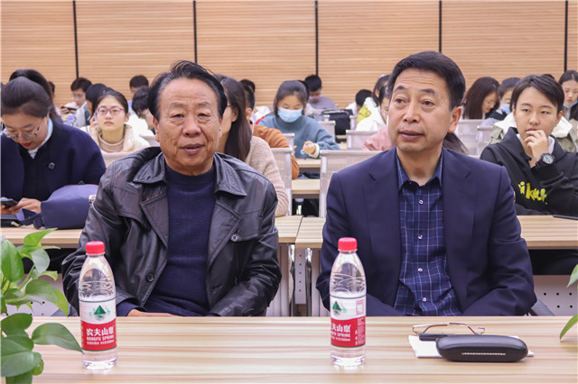 感悟哲思新视角 踏寻幸福新成长——第三届“哲学人生”世界哲学日主题系列活动圆满落幕