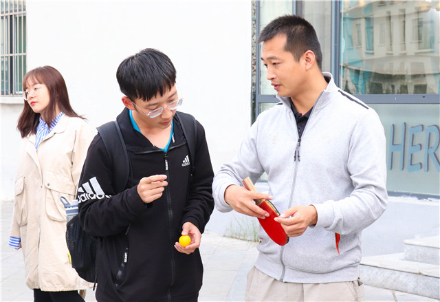 聚焦乒乓 活力四射青春谈——箕城书院开展第31期师生下午茶活动