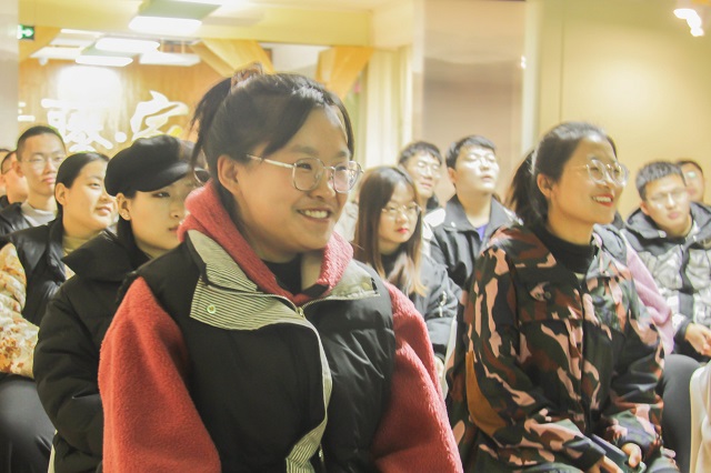 逐梦之路 勇于坚守自我——青藤书院举办周末之夜·电影之夜第25期