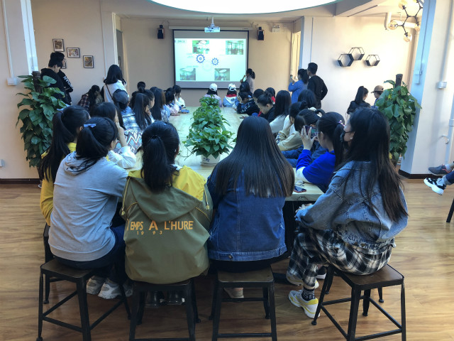 走进三达 感受温暖——12支新生班级参观三达书院
