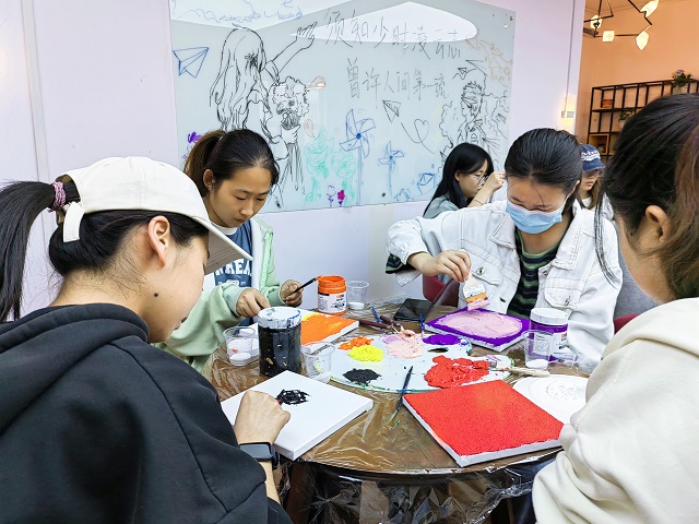 绘画美好 工坊活动传递爱
