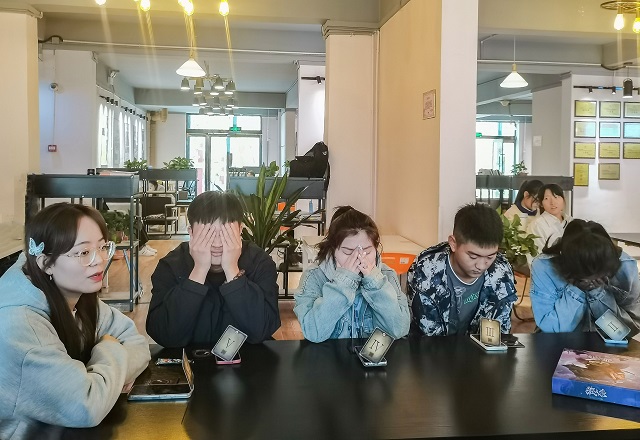 心理博弈 相朋会友——与狼共舞“狼人杀课堂”