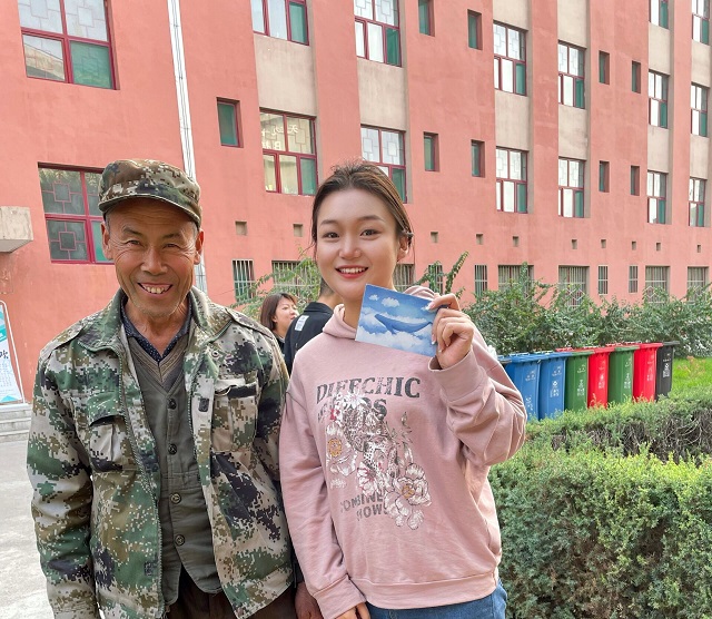 莘莘学子心 传递敬老真情——青藤书院举办重阳节寄语活动