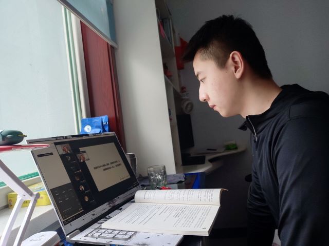 直面困难 锤炼钢铁般的意志——青藤书院举办“读懂他的范儿”第12期