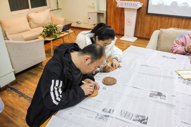 体验瓦当DIY 趣味体验中国人文建筑艺术——青藤书院全生异科导师说
