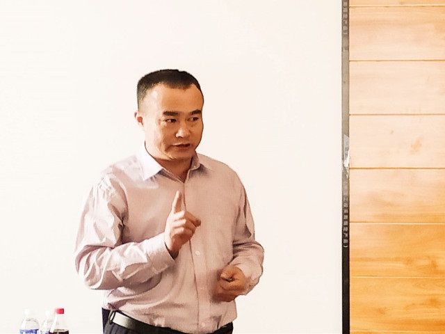 玩转魅力磁铁 拓宽物理眼界――箕城书院第32期“四时三刻”师生下午茶