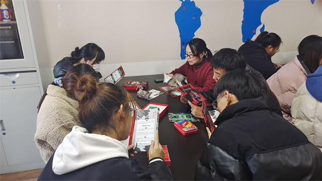 推本打狼 棋牌相遇——全生异科导师趣味活动