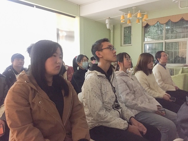 不惧挑战 朝着梦想的方向勇敢前行——青藤书院举办周末之夜·电影之夜系列活动第24期