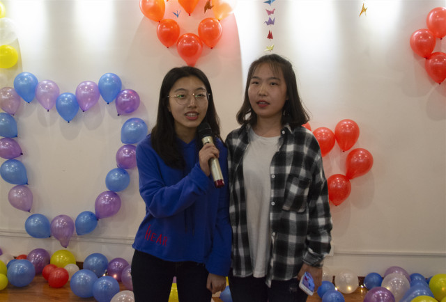 青藤书院举办“爱在青藤·你是人间四月天”集体生日会