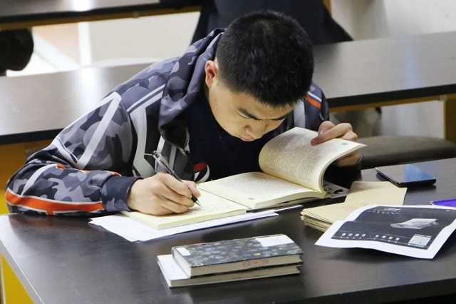 【书院传真】以阅读点亮心灯 让书籍润泽心灵——2021年世界读书日之阅读一小时活动顺利举办