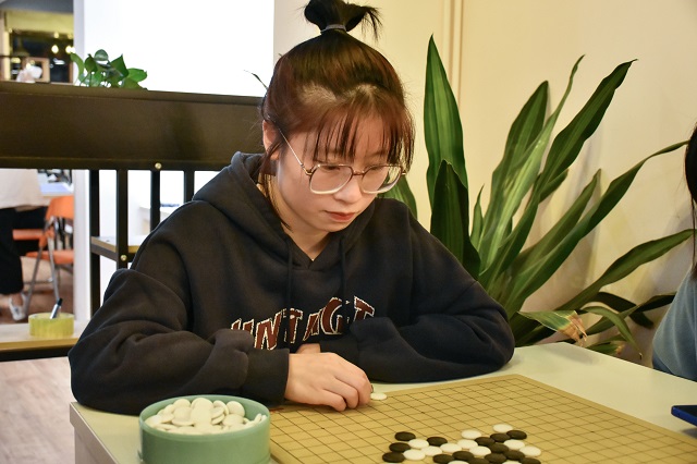 炫彩缤纷夜 欢笑乐翻天——休闲之夜活动