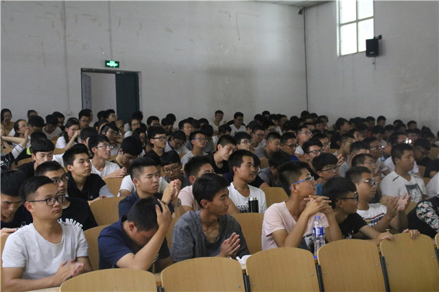 徜徉于书香 交流在书院——机电工程系2017级书院宣讲完满召开