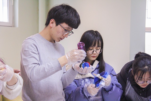 【1+1>2】邂逅扎染 品味非遗文化中的“烟火气”——青藤书院举办品牌视觉营销力提升计划第22期