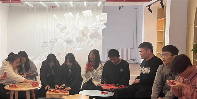 巧手剪纸伴生活 多姿多彩增欢乐——“seek”体验行动第4期:永无“纸”境