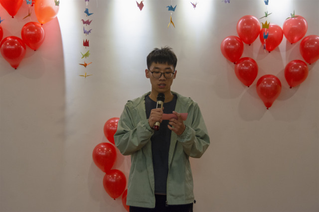青藤书院举办“爱在青藤·你是人间四月天”集体生日会