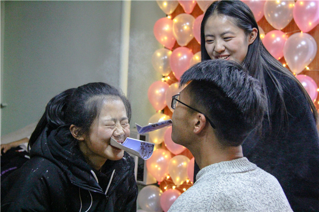记我与书院的一份小美好——爱在青藤“粉红色的雪”集体生日会