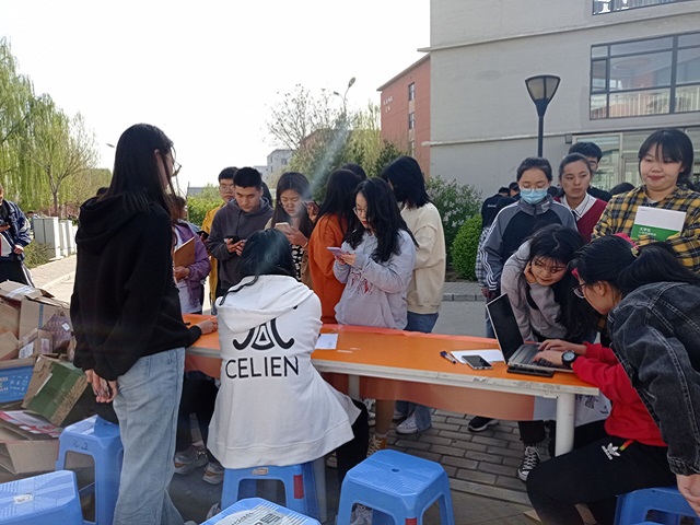 携手捐箱 为爱而行——【大爱无边】“让纸盒飞起来”第2期