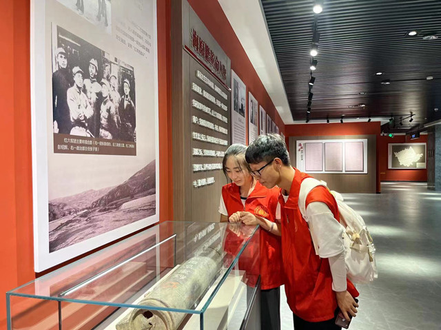 【三下乡】触摸历史 领略发展 四座馆里“知”海原——白燕书院同心燃梦乡村振兴 促进团“三下乡”活动